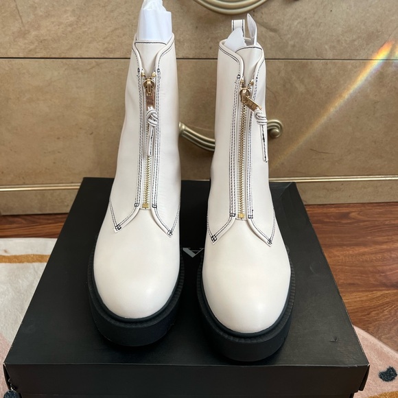 ✨ NEW Coach Liza White Leather Booties, Size 11, NWT✨ - Picture 6 of 11